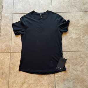 Lululemon mens black top